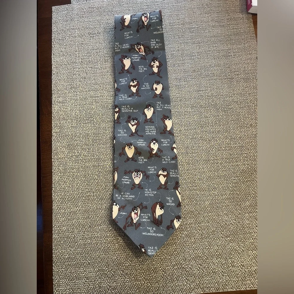 Warner Bros. ‎ Tasmanian Devil 100% silk tie